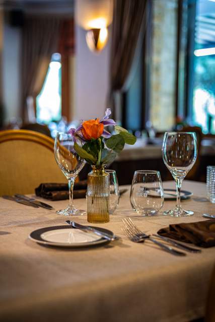 Galerie Photos · Hôtel Restaurant Chiny · Aux Comtes de Chiny 